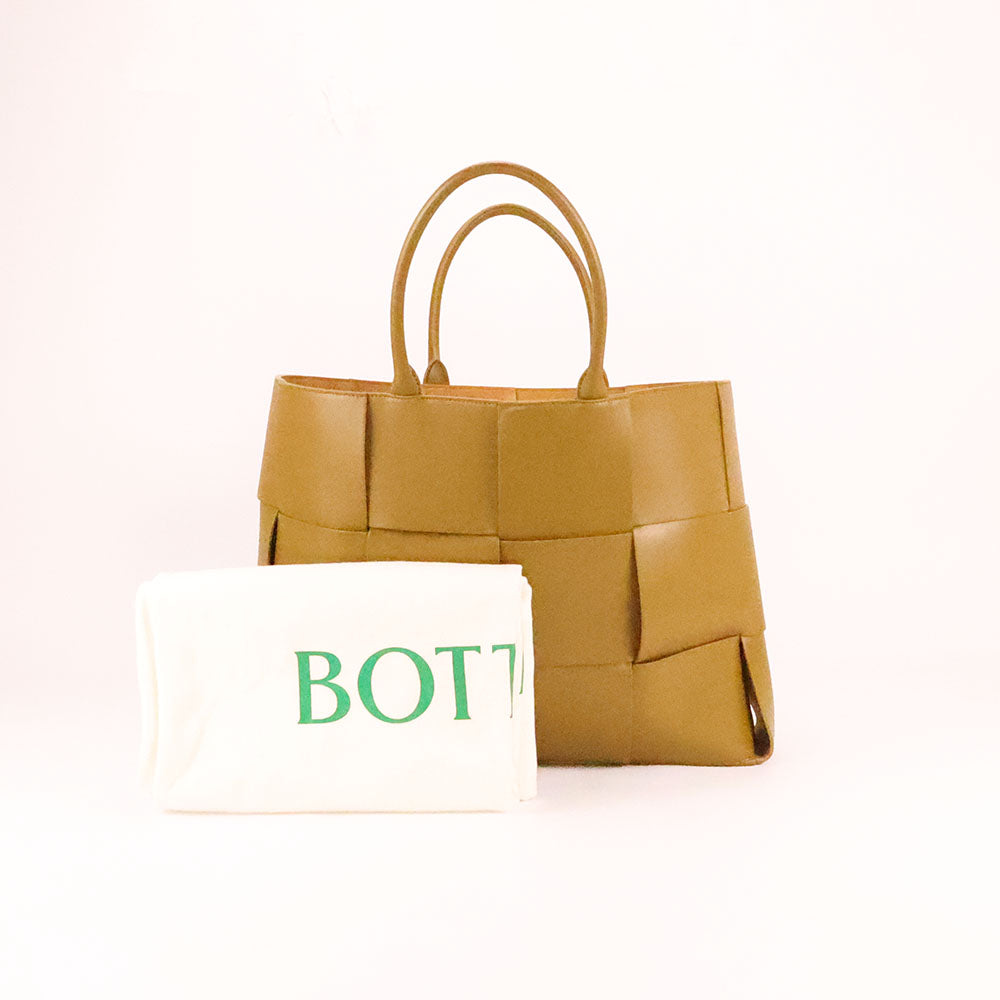 Bottega Veneta The Arco Tote Gross