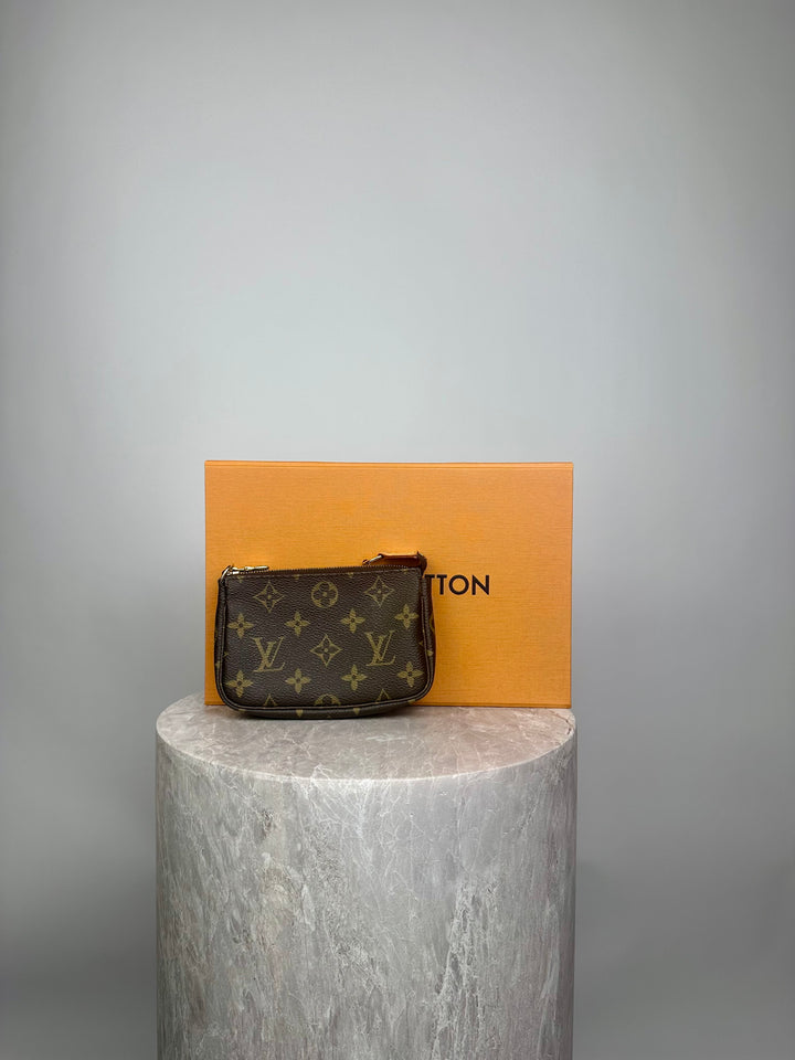 Louis Vuitton Mini Pochette Accessoires