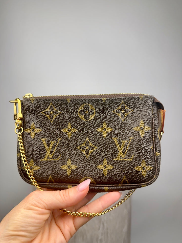 Louis Vuitton Mini Pochette Accessoires